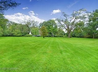 220 Dickens Rd, Northfield, IL 60093