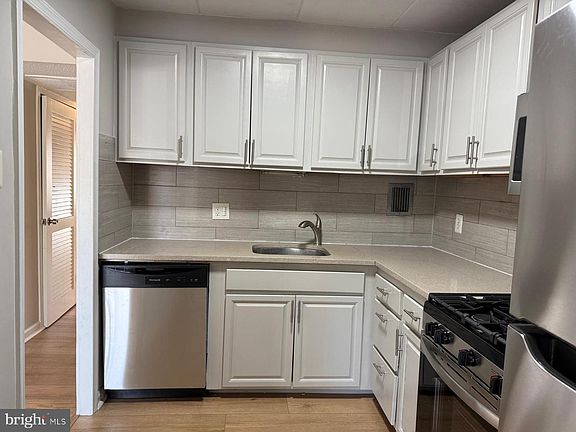 4th image of 2630 Fort Farnsworth Rd #148