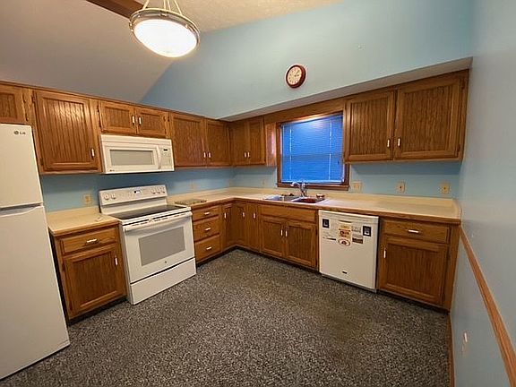 4th image of 1079 Northford Ct