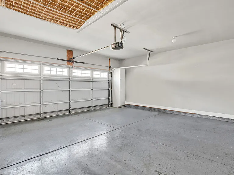 135 Bowridge Dr — Photo 38