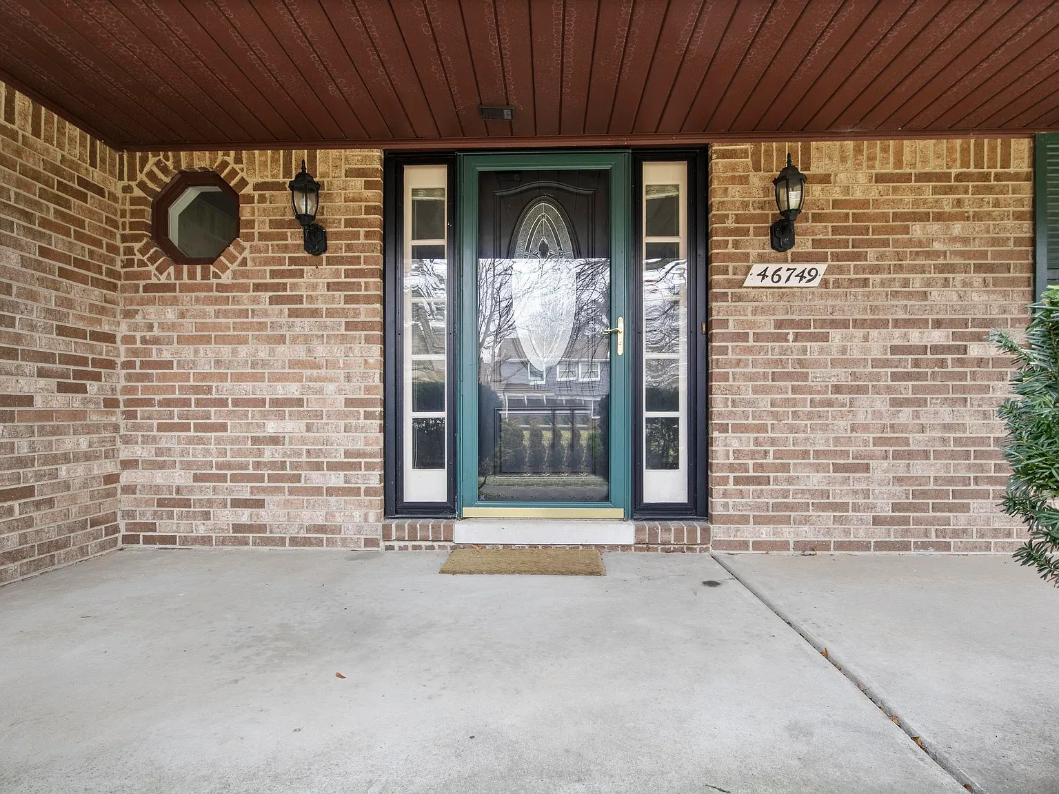 4 bed, 2.5 bath, 2220 sqft, $3,000 — Photo 4