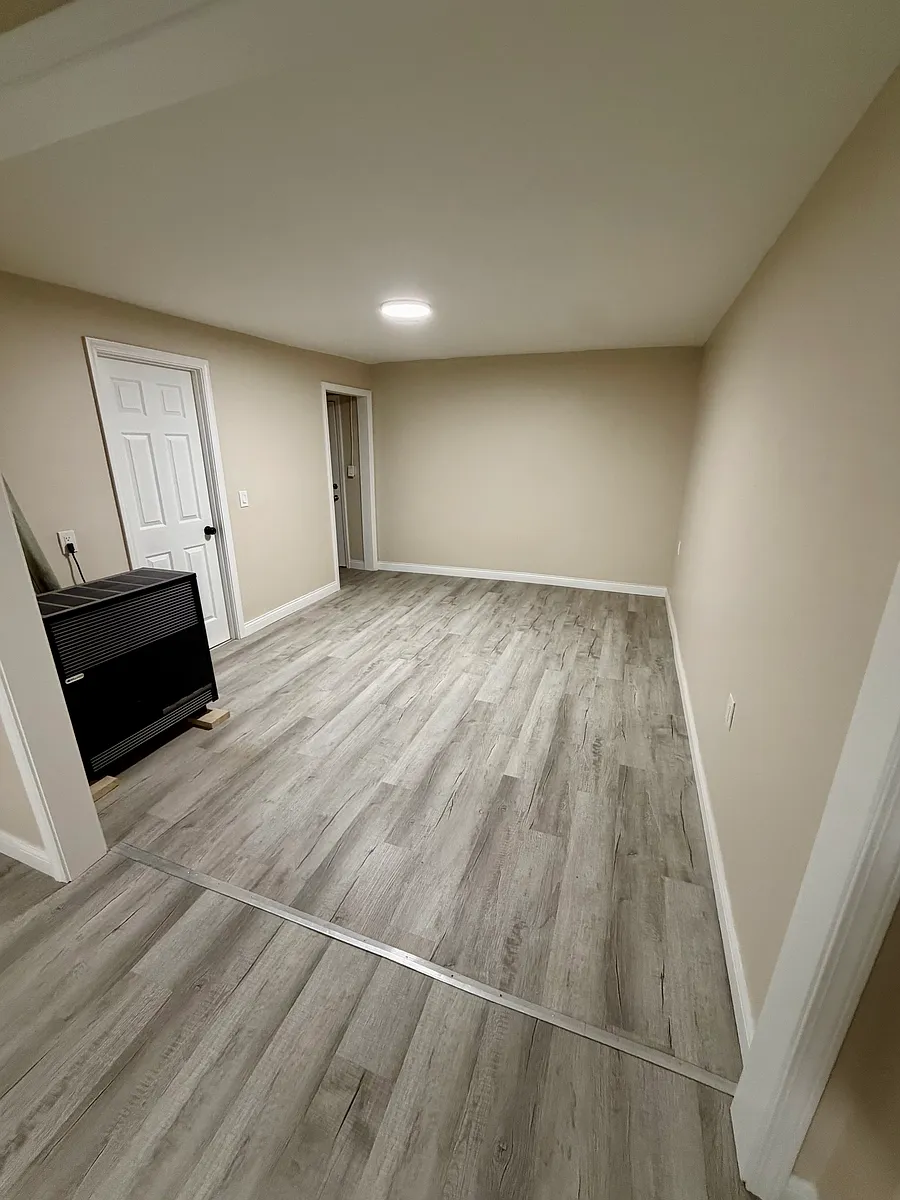 Building Photo - 2604 Schrage Ave #1