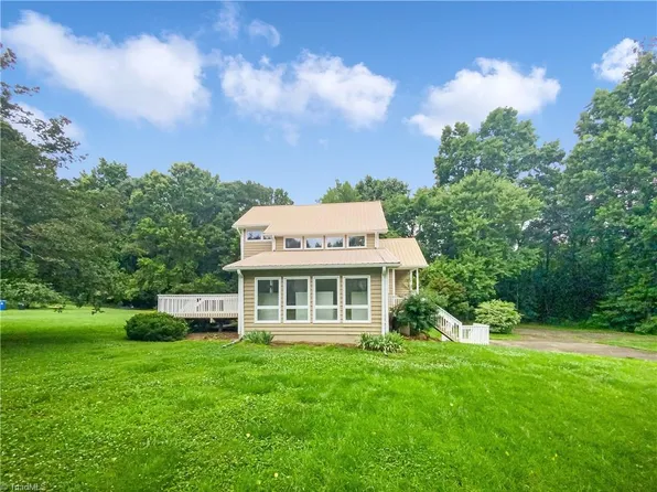 173 Ginny Ln, Advance, NC 27006