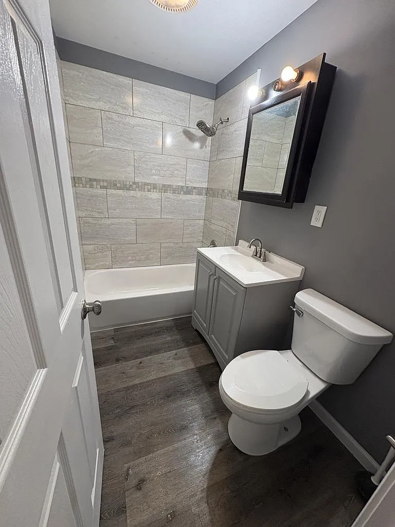 2 bed, 1036 sqft, $2,000 — Photo 1