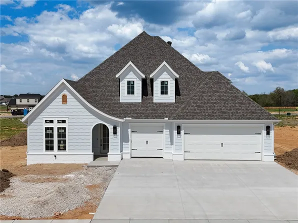 6590 County Ave, Springdale, AR 72762