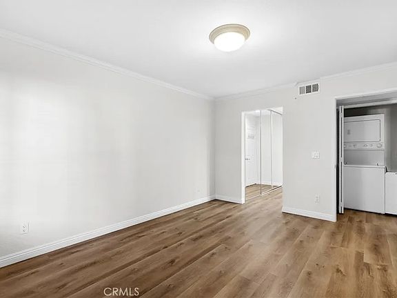 4th image of 5510 Owensmouth Ave APT 129