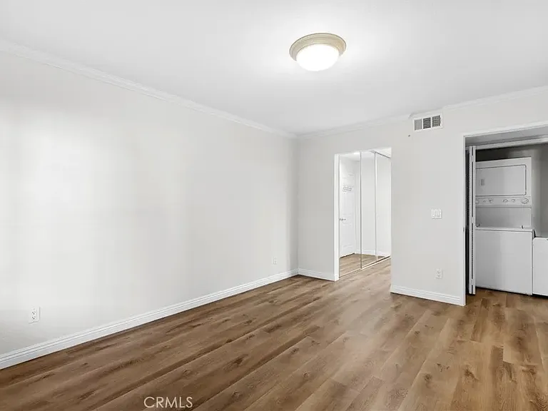 5510 Owensmouth Ave #129 — Photo 4
