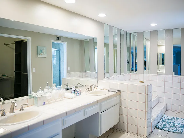 2045 W Sycamore Ave — Photo 26