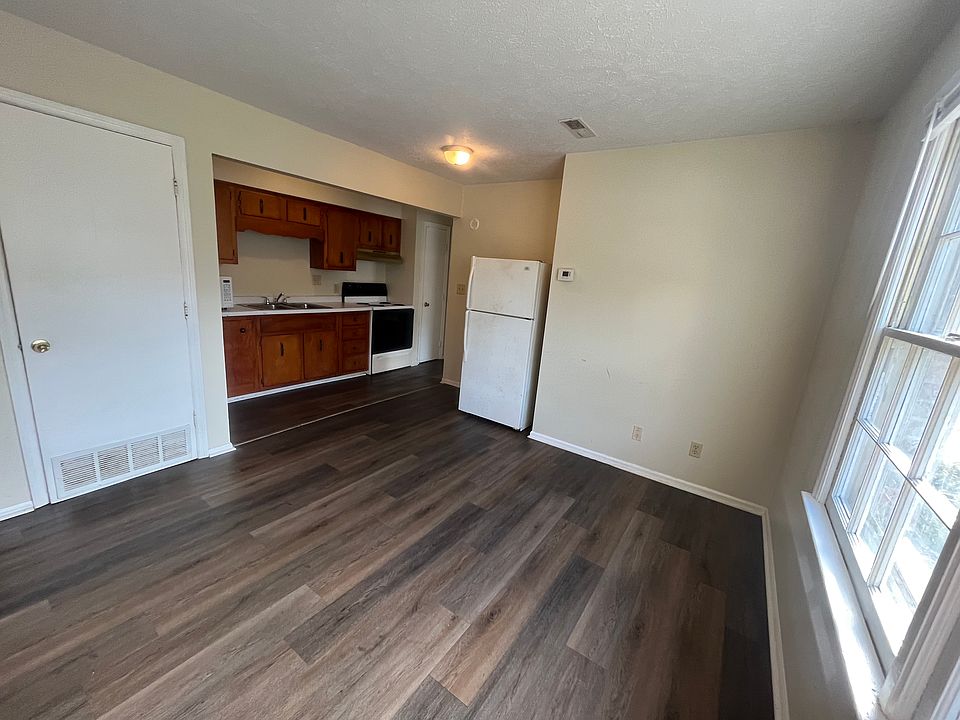 2nd image of 203 Whitney Ave #3