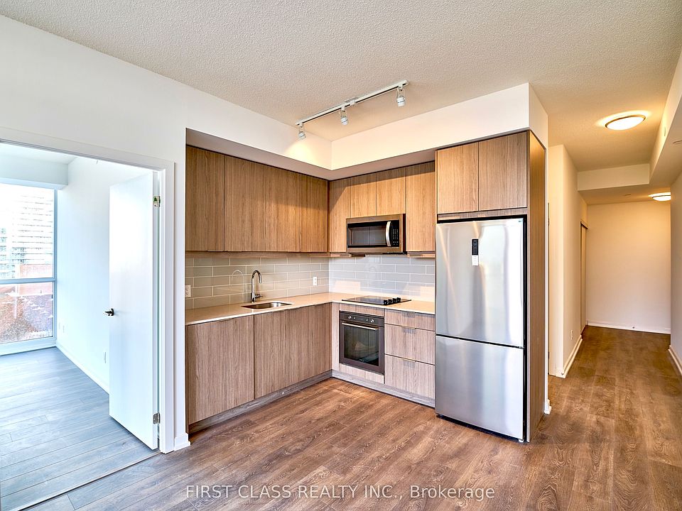 1st image of 36 Manor Rd E #908