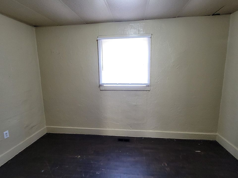 2nd image of 225 Trowbridge St