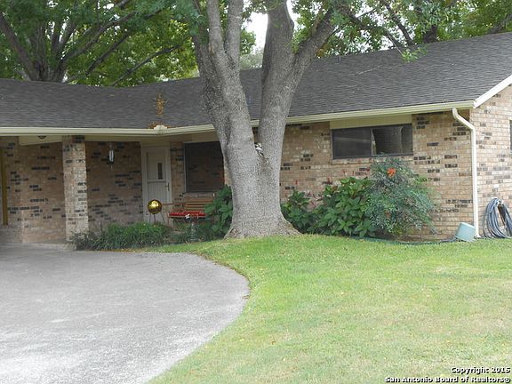 2nd image of 118 Nueces Ln