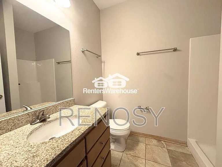 2000 Meadow Ct #405 — Photo 13