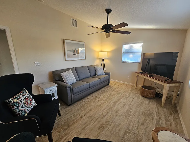 1153 Clark St — Photo 37