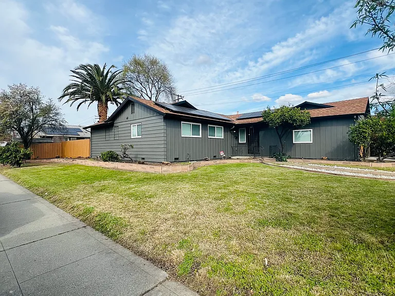 609 Arc Ave — Photo 2
