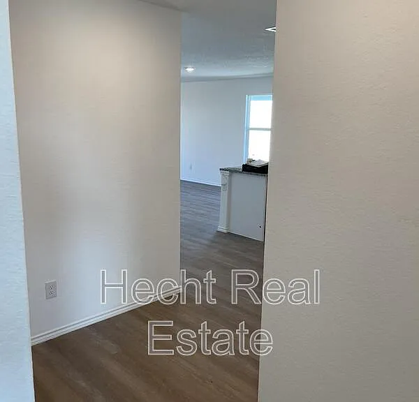 2906 Green Finch — Photo 24