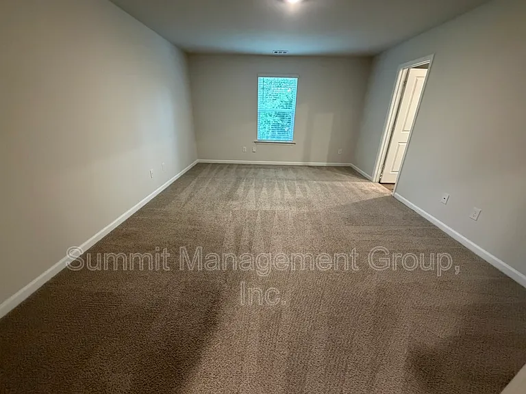 219 Limestone Cir — Photo 15