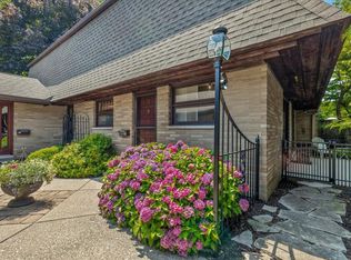 2727 S Lakeshore Dr APT G-27, Saint Joseph, MI 49085