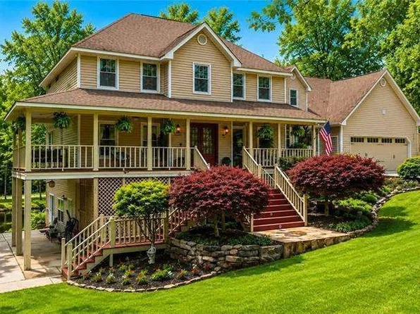 31 Fawn Lake Trl NE, White, GA 30184
