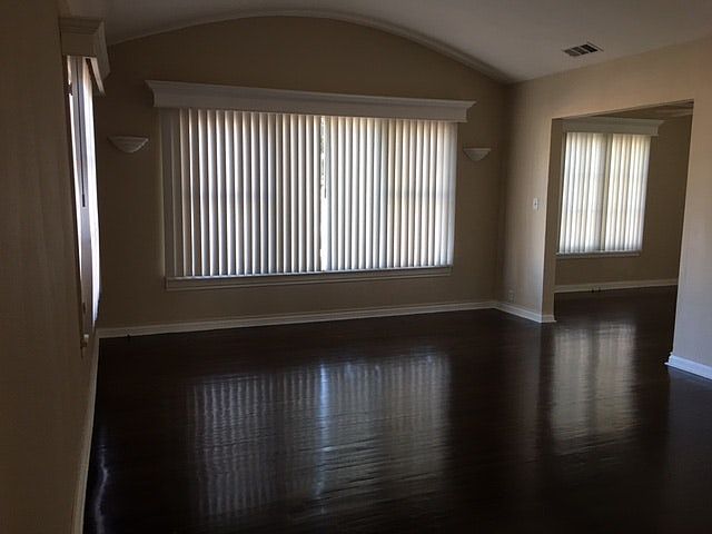 2nd image of 409 N Mar Vista Ave