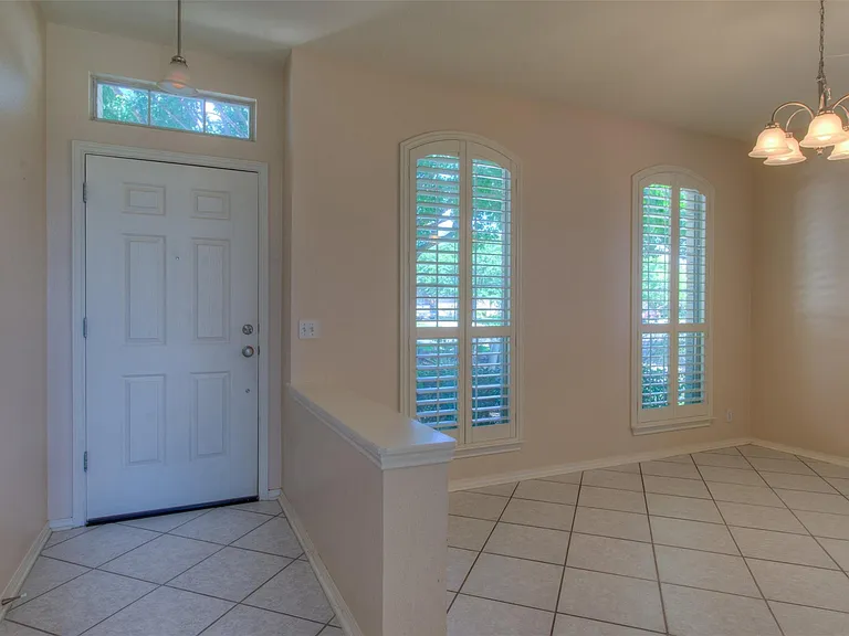 16813 Luckenwald Dr — Photo 4