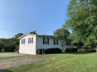 1144 Mulberry Grove Rd, Mulberry Grove, IL 62262