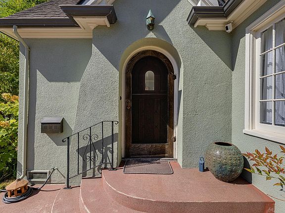 2nd image of 13 Coady Court