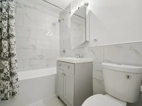 804 Grand Street image 11 of 29