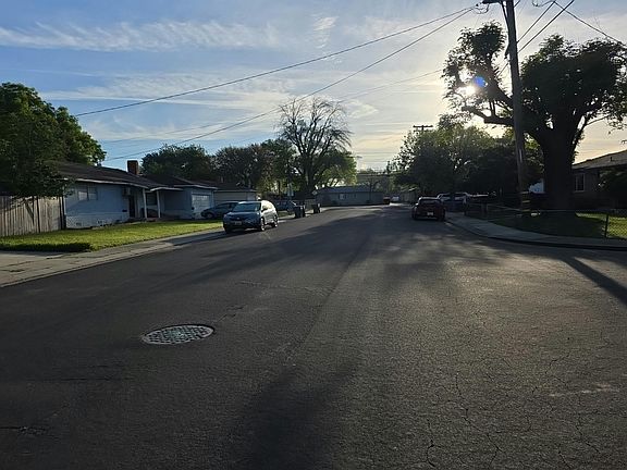 4th image of 1709 Barbara Way