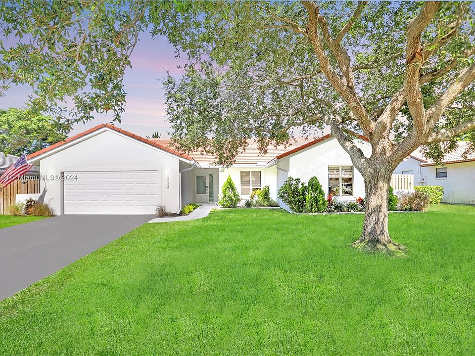 1st image of 585 NW 113th Ter