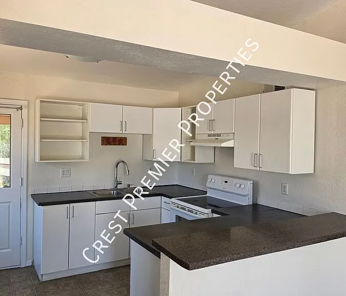 1243 N Oleander St — Photo 13