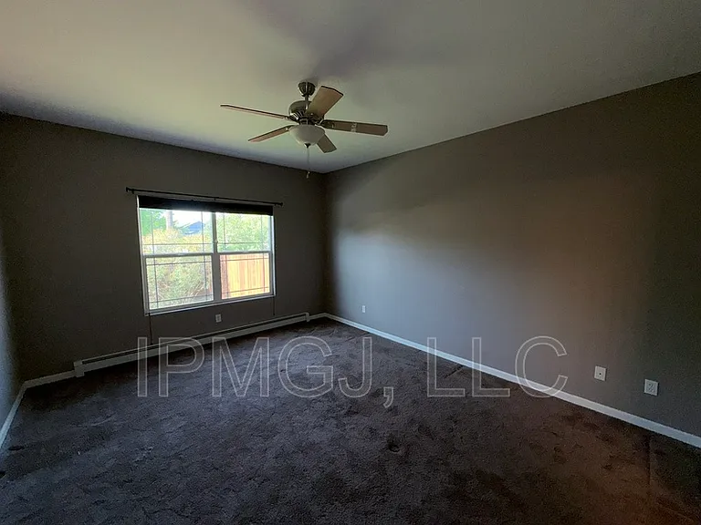 2815 1/2 Columbine Park Ct — Photo 8