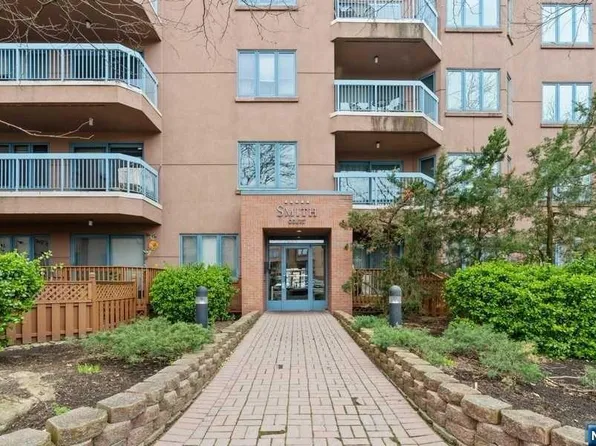 607 Smith Ct #Penthouse 7, Edgewater, NJ 07020
