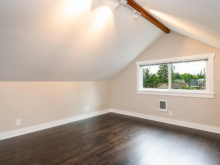 Large Bedroom