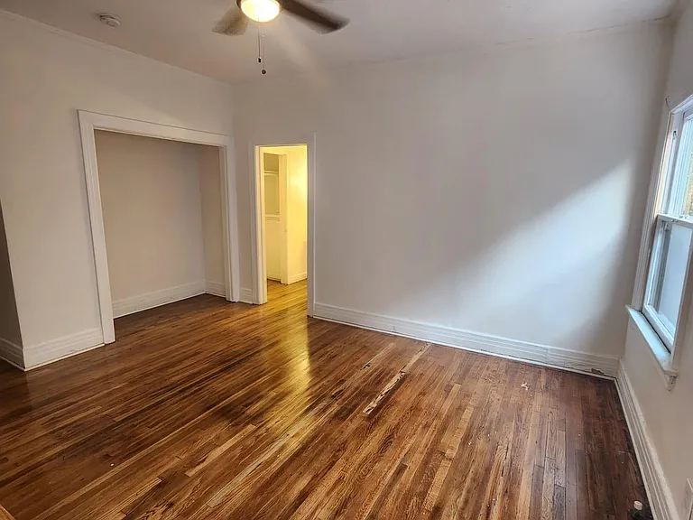 210 N Kenmore Ave #4 — Photo 3