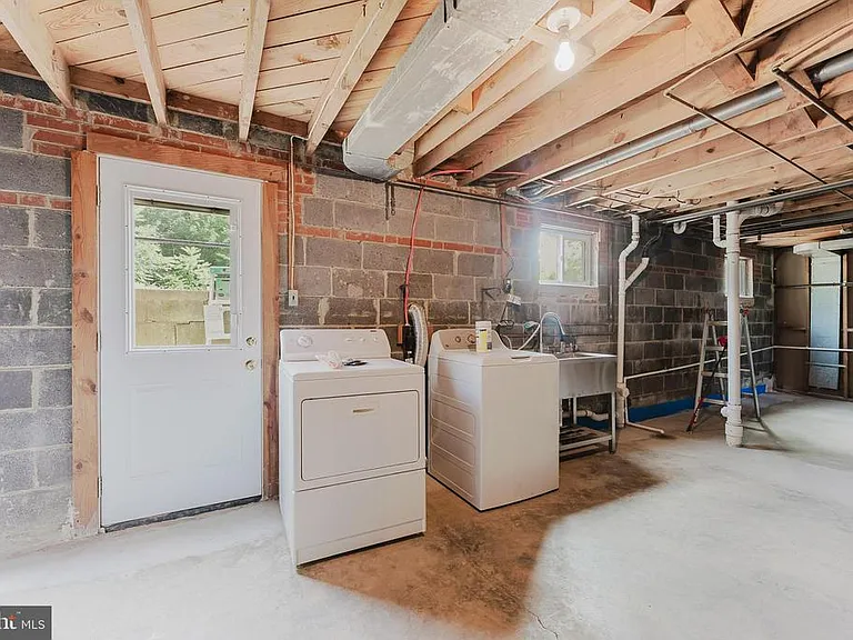 10914 Woodhaven Dr — Photo 22