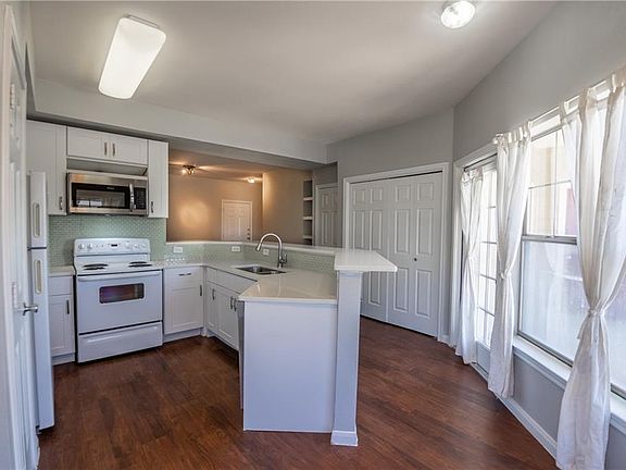 4th image of 2320 Gracy Farms Ln APT 733