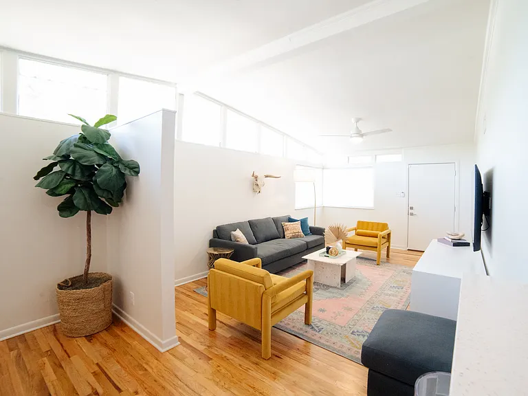 3259 Binyon St — Photo 5