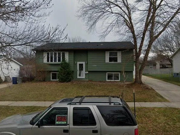 2068 48th St NW, Rochester, MN 55901