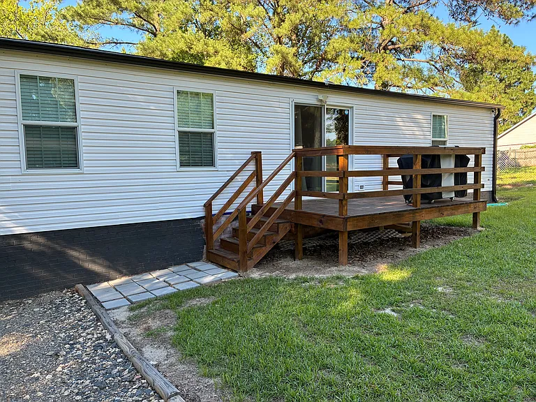 200 Pecan St — Photo 16
