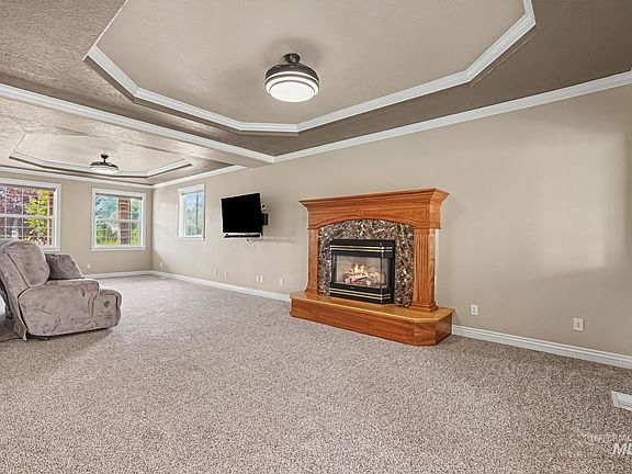 4th image of 2085 Shelley Dr