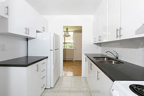 525 Eglinton Ave E #804 Photo 1