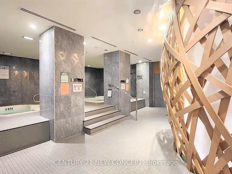 120 Harrison Garden Blvd #Penthouse 31-31 — Photo 10