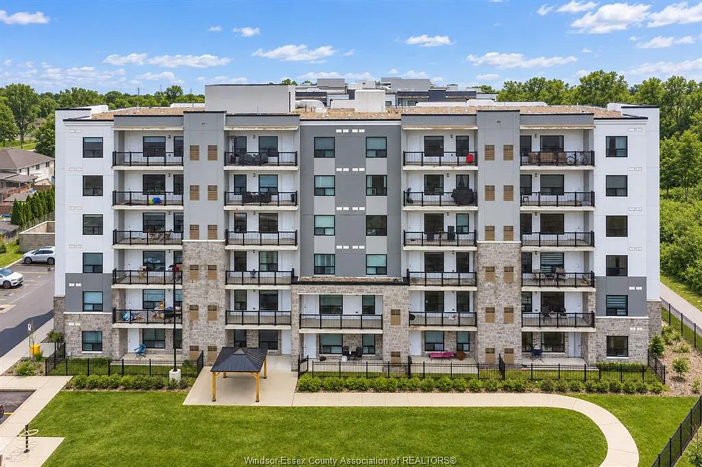 2 bed, 2.0 bath, $2,150 — Photo 1
