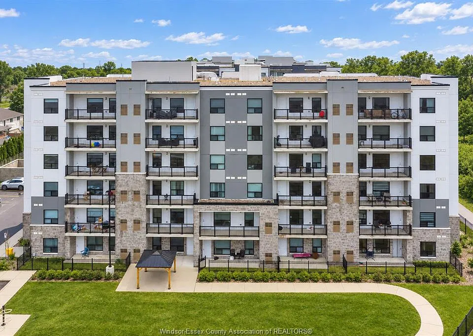 3290 Stella Cres #406