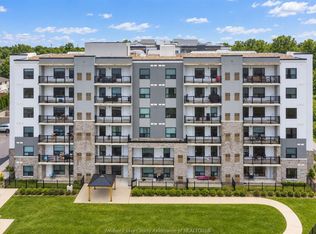 3290 Stella Cres #406, Windsor, ON N8T3R8