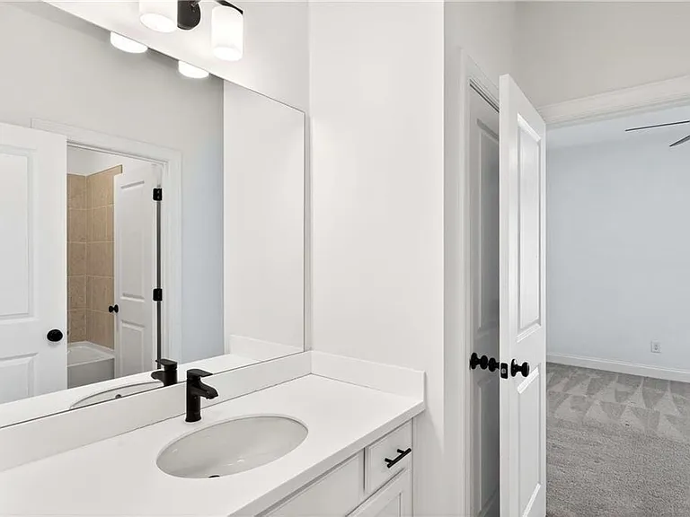 395 Tillman Pass — Photo 31