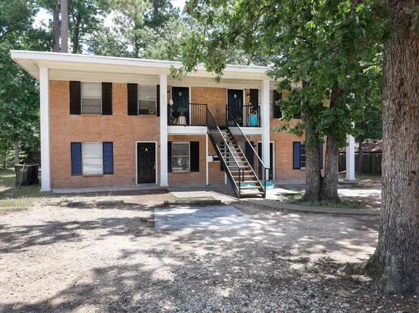 1604 N Roberson St #B, Conroe, TX 77301