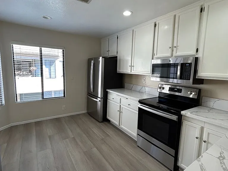 4351 Nobel Dr #61 — Photo 2