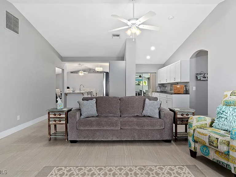 3425 SE 4th Ave — Photo 47